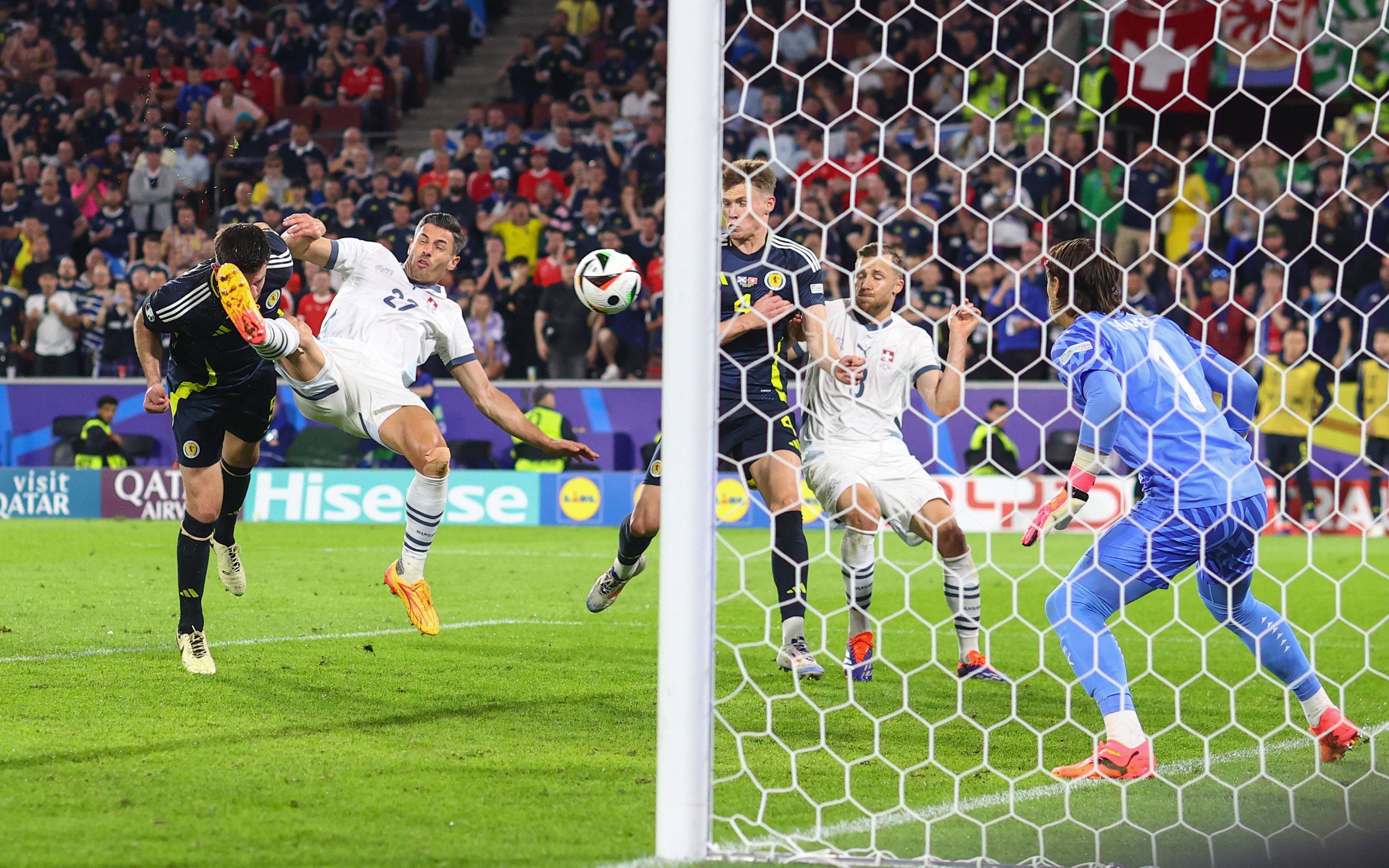 开云体育下载-冷门频出！世界杯战况跌宕起伏的简单介绍