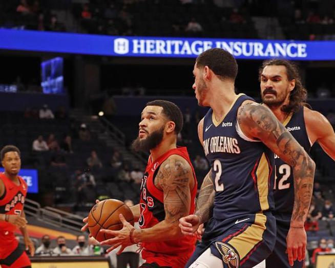 独行侠完胜青岛队，西亚卡姆带队取胜