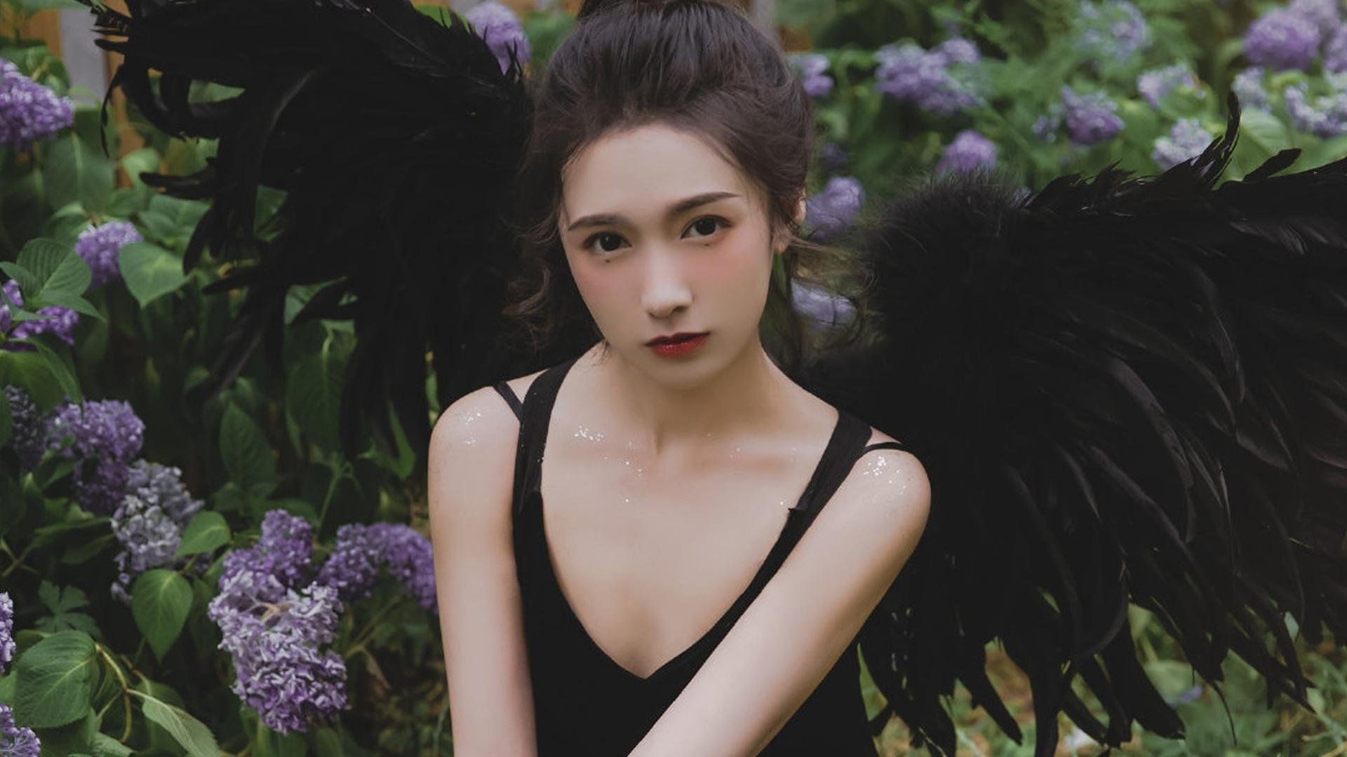 NBA季后赛焦点战与玻利维亚冲垮尼斯，体育世界的跨界共鸣