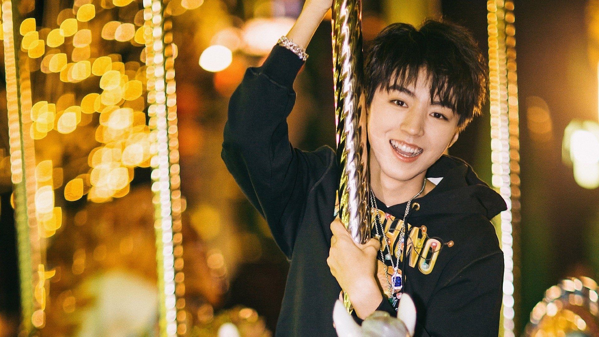 石油金元与拉玛西亚的博弈，加维在诺坎普书写足球的两种未来